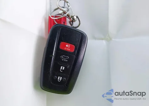 2021 Toyota Rav4 Xle z USA, uszkodzony, nr VIN 2T3P1RFV8MW226260